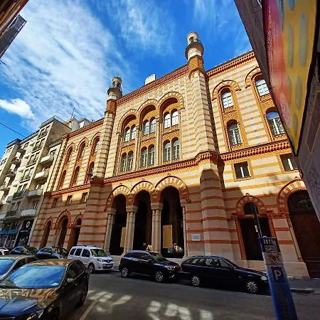 Corner Апартаменты